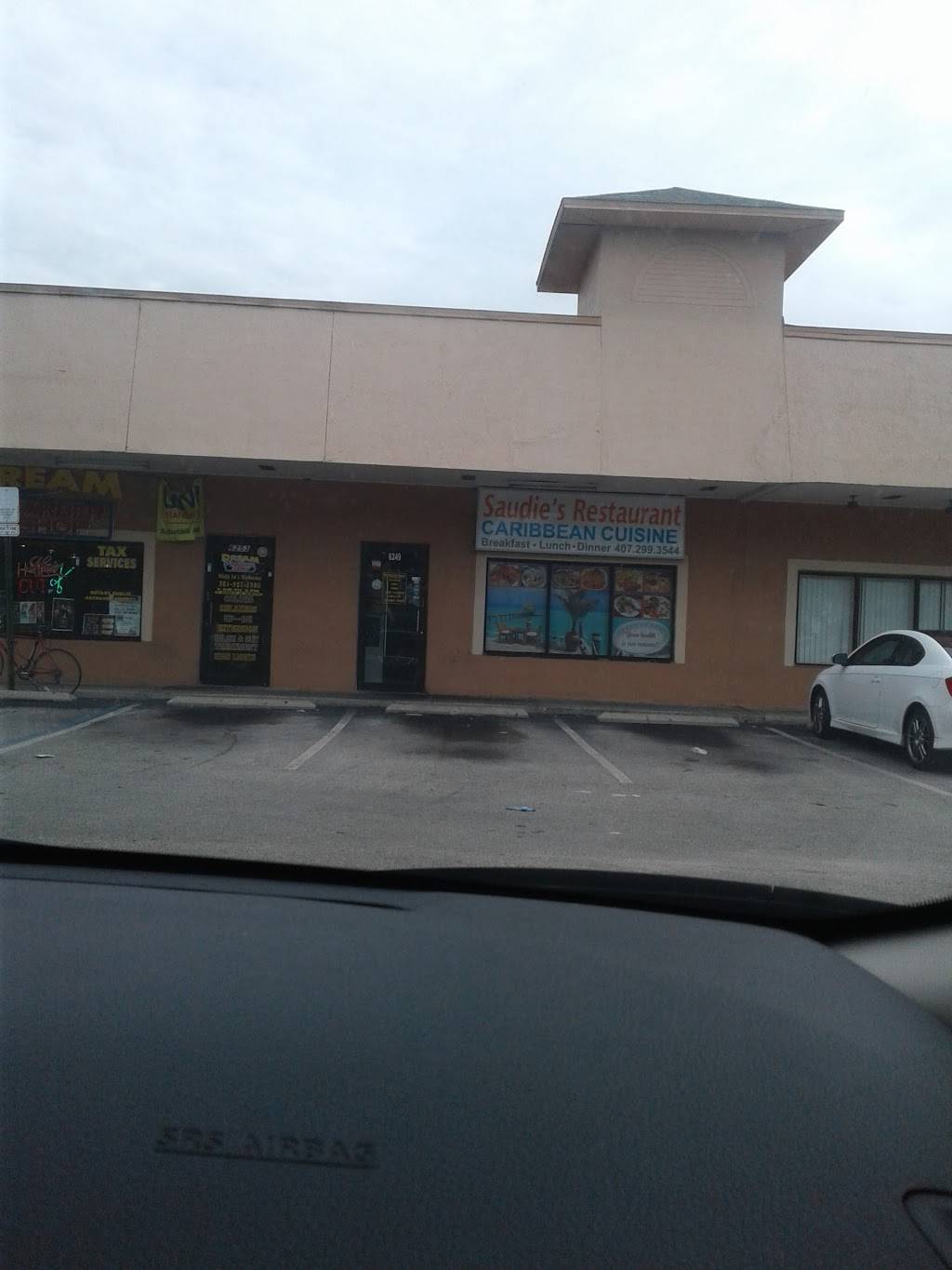 Saudies Restaurant | restaurant | 6249 Old Winter Garden Rd, Orlando, FL 32835, USA | 4072993544 OR +1 407-299-3544