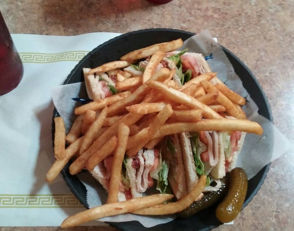 Benjamins Family Dining | restaurant | 2372 IN-163, Clinton, IN 47842, USA | 7658323122 OR +1 765-832-3122