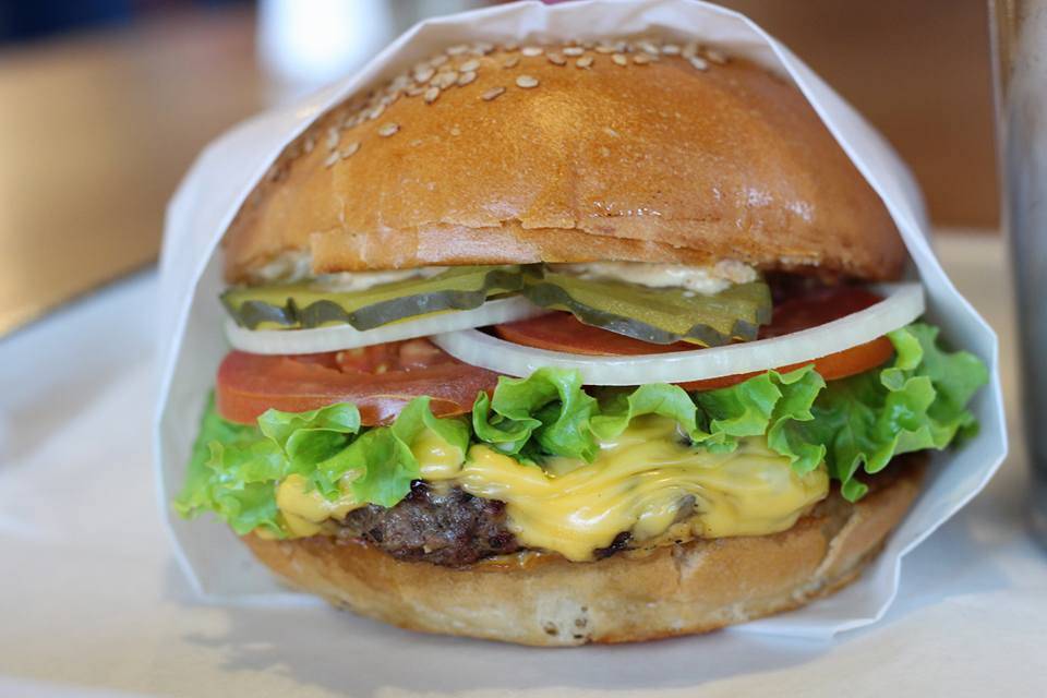 Beltway Burgers & Bites | restaurant | 8111 North Sam Houston Pkwy W Suite 200, Houston, TX 77064, USA | 3463144934 OR +1 346-314-4934