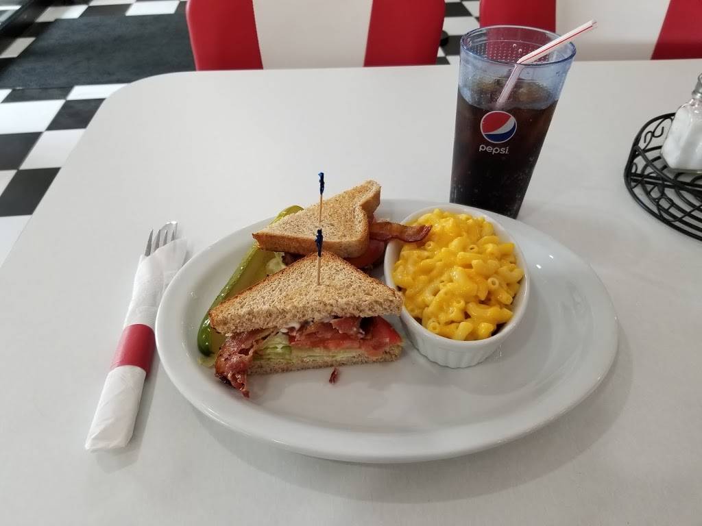 Imperial Diner LaSalle | restaurant | 6188 Malden Rd, Windsor, ON N9H 1T1, Canada | 5197347373 OR +1 519-734-7373