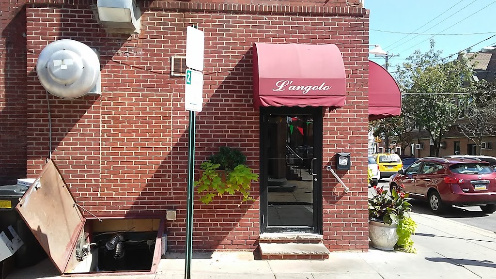 LAngolo Ristorante | restaurant | 1415 W Porter St, Philadelphia, PA 19145, USA | 2153894252 OR +1 215-389-4252