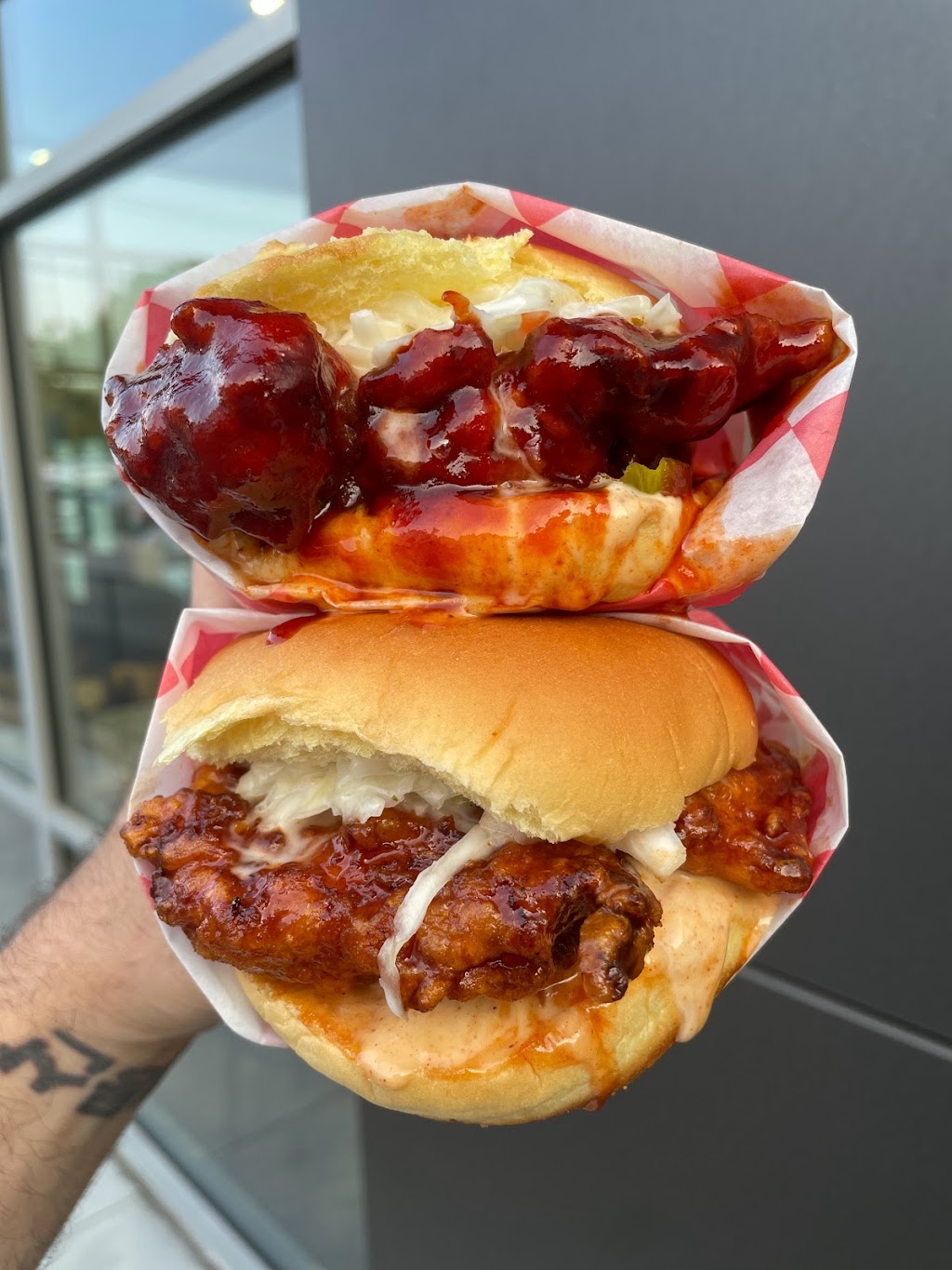 Hot Chikn Kitchn | restaurant | 315 NJ-17, Paramus, NJ 07652, USA | 2019030963 OR +1 201-903-0963