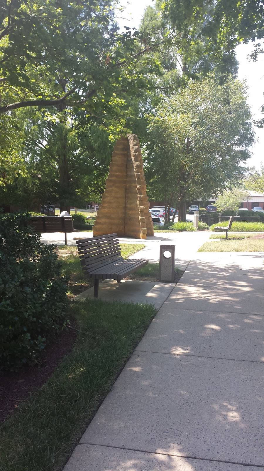 Chefs Cafe | restaurant | 3957 Pender Dr # 105, Fairfax, VA 22030, USA | 7036912468 OR +1 703-691-2468