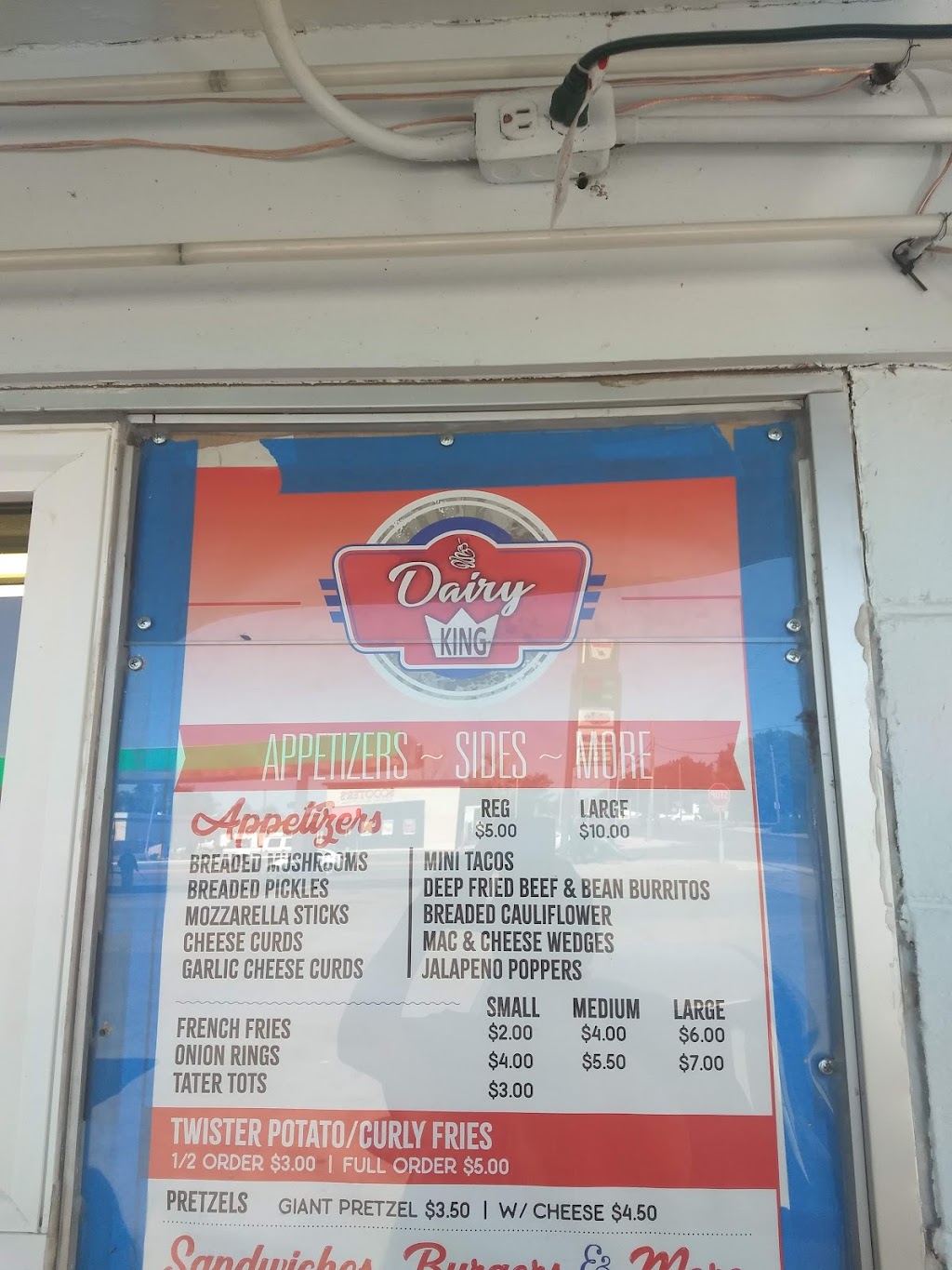 Dairy King | restaurant | 910 W Overland, Scottsbluff, NE 69361, USA | 3086334218 OR +1 308-633-4218