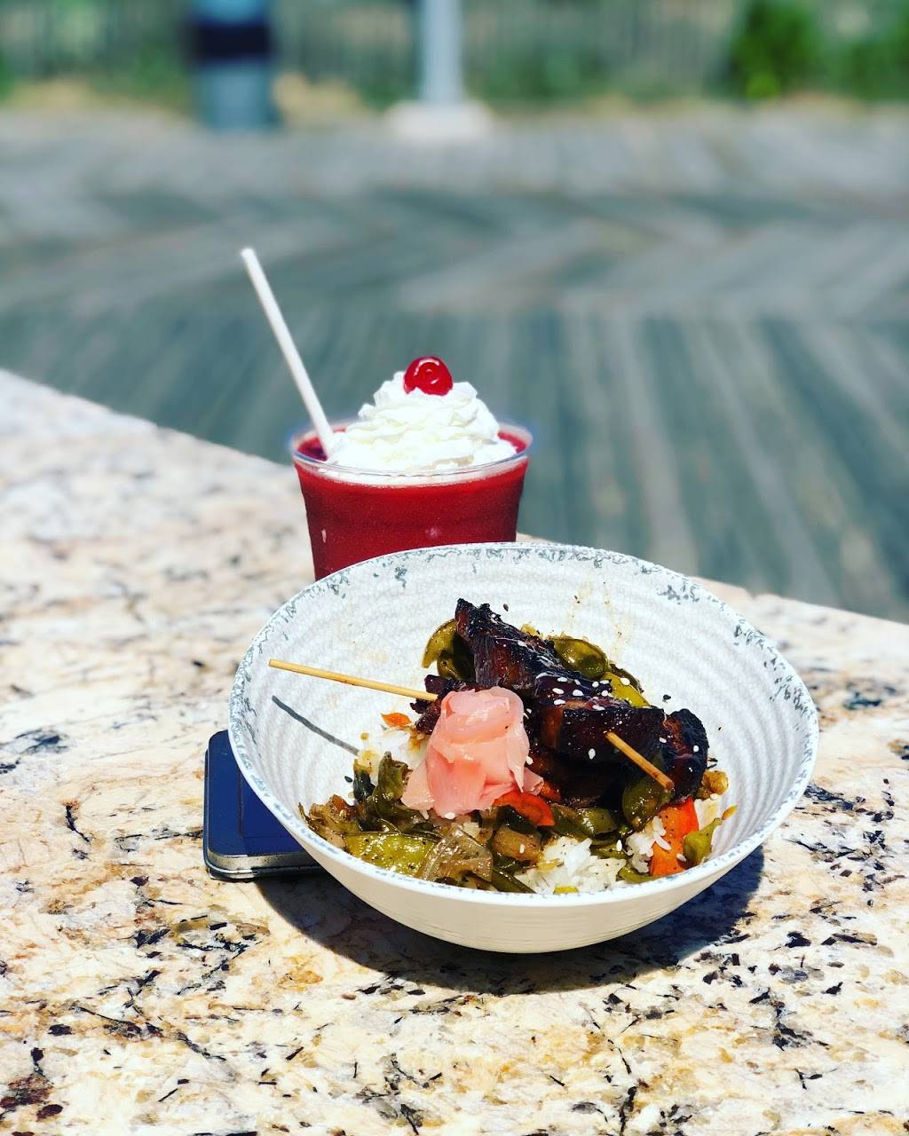 Kiwis Tiki Hut | restaurant | 101 N Boardwalk, Rehoboth Beach, DE 19971, USA | 3025672855 OR +1 302-567-2855