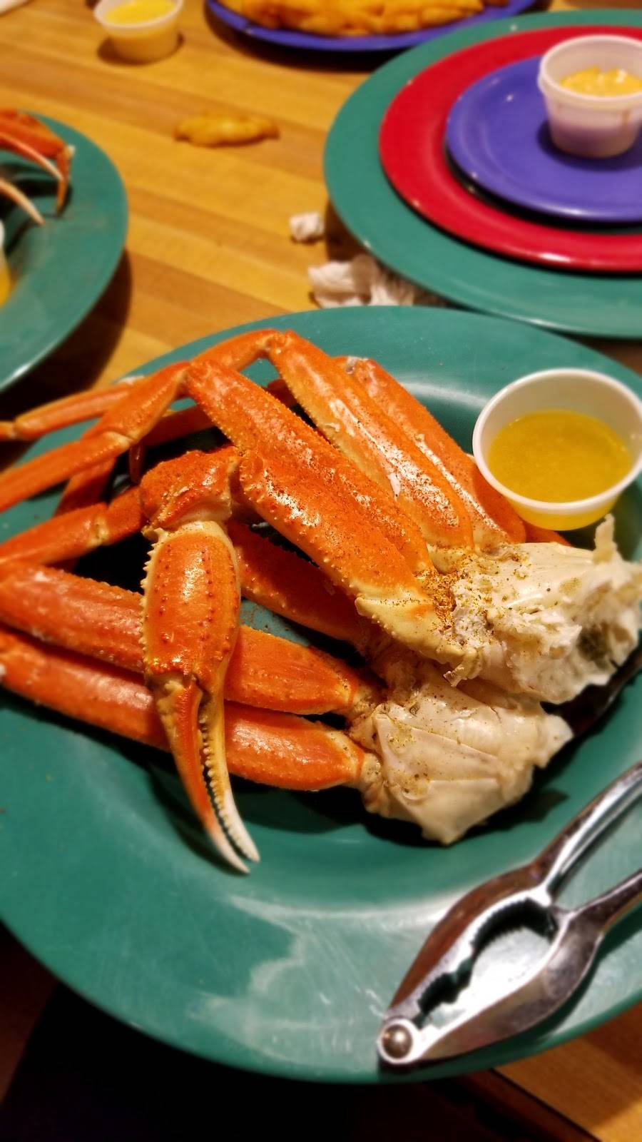 Snapperz Grill & Steam Bar | restaurant | 3710 Arendell St, Morehead City, NC 28557, USA | 2522401313 OR +1 252-240-1313