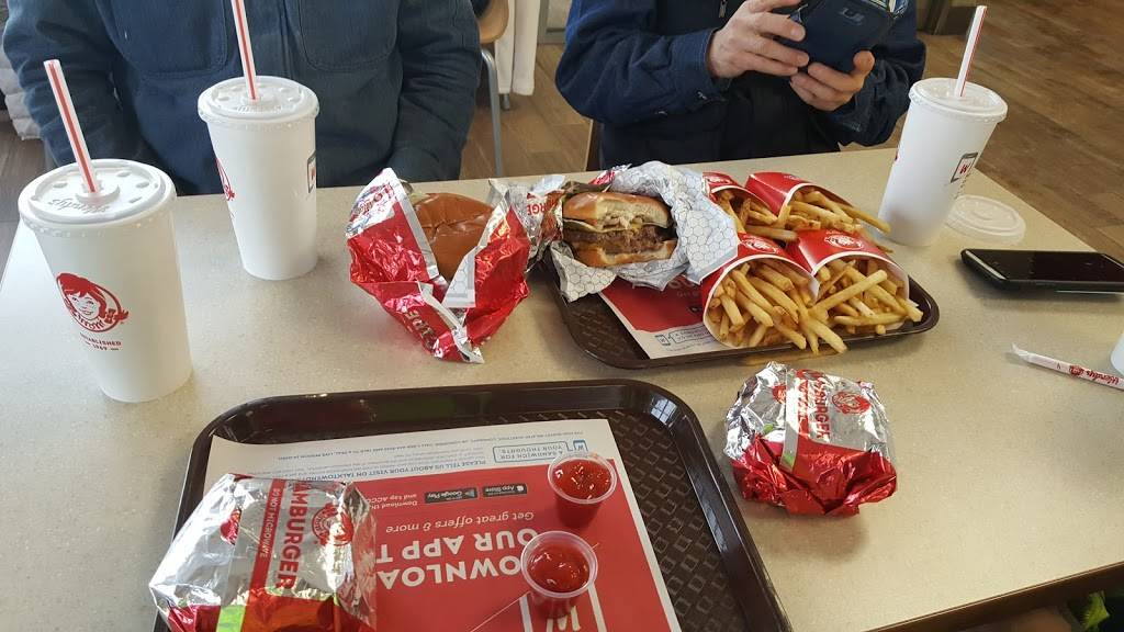Wendys | restaurant | 816 E 16th St, Holland, MI 49423, USA | 6163943048 OR +1 616-394-3048