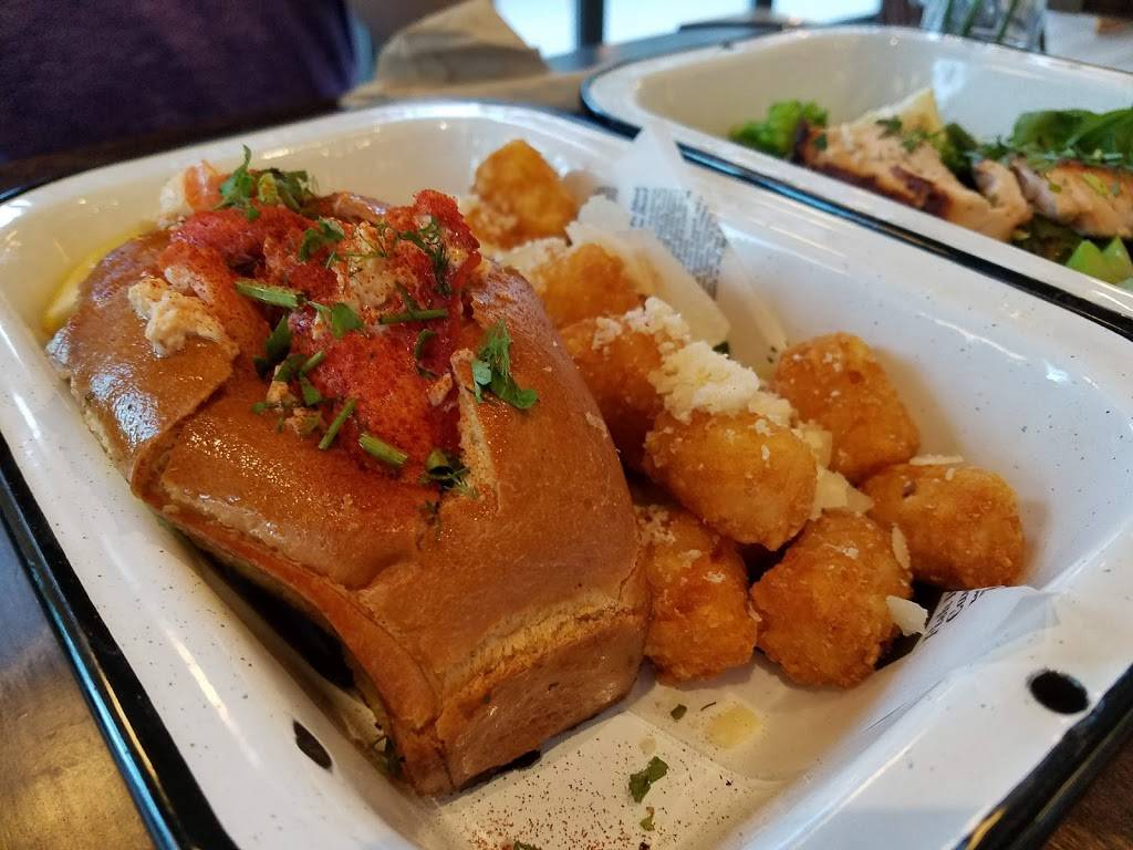 Brown Bag Seafood Co. | restaurant | 3400 N Lincoln Ave, Chicago, IL 60657, USA | 7736978306 OR +1 773-697-8306