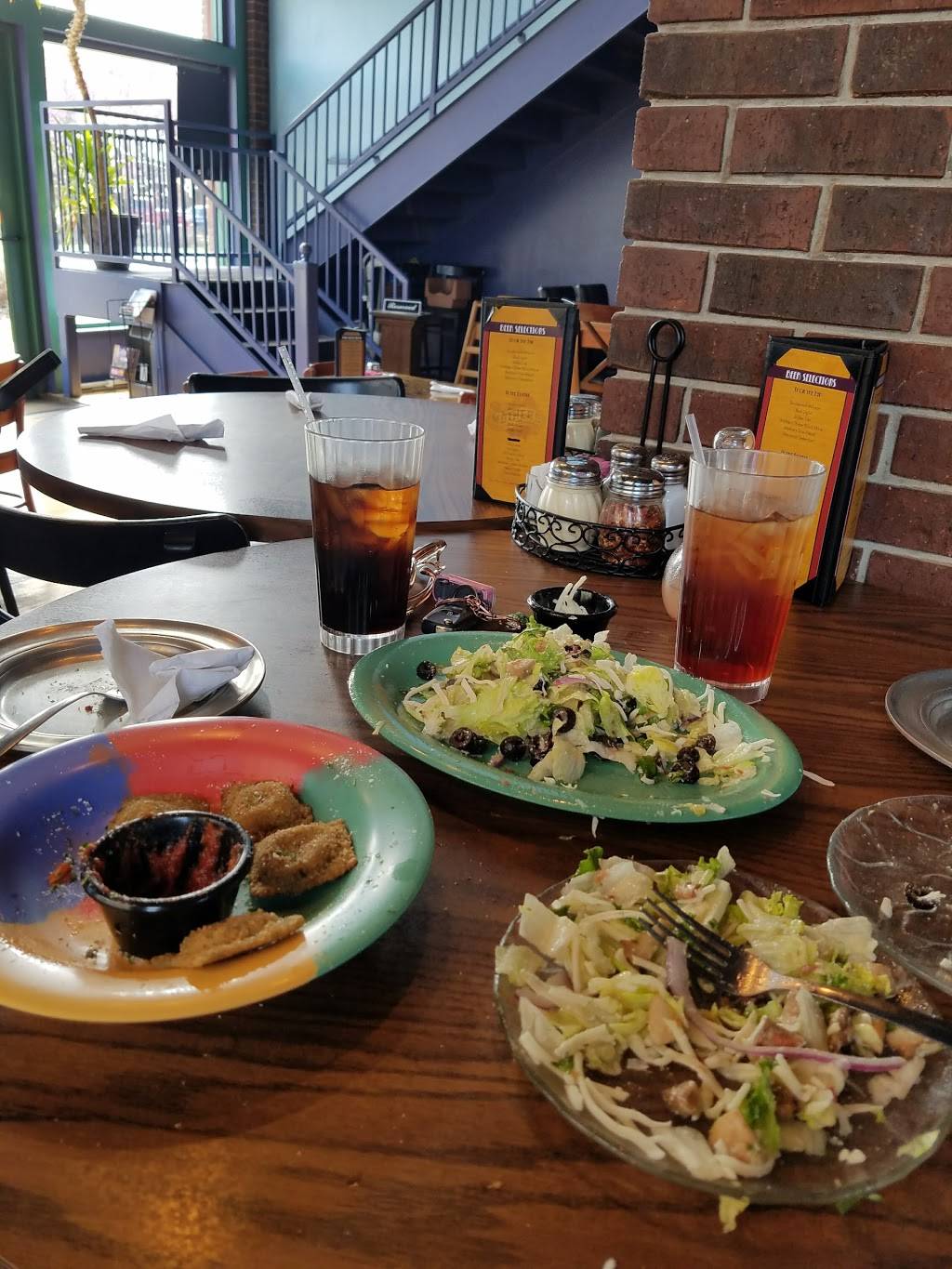 Garbos Pizzeria | restaurant | 2101 W Chesterfield St, Springfield, MO 65807, USA | 4178839010 OR +1 417-883-9010