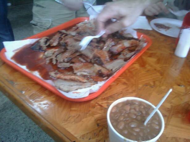 Willies Bar-B-Que | restaurant | 4505 E Martin Luther King Jr Blvd, Austin, TX 78721, USA | 5129269340 OR +1 512-926-9340