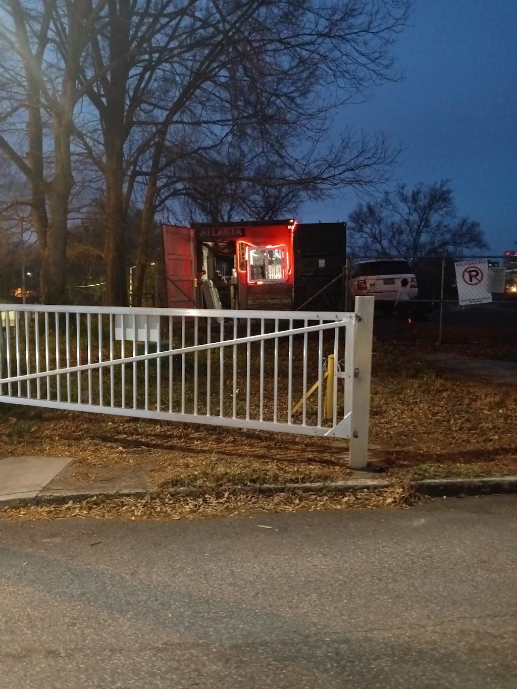 JJ BBQ kitchen | restaurant | 509 Rhodes St NW, Atlanta, GA 30314, USA | 4042077667 OR +1 404-207-7667