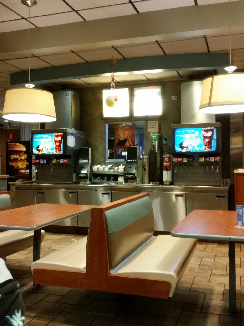 McDonalds | cafe | 3701 Bragg Blvd, Fayetteville, NC 28301, USA | 9104875252 OR +1 910-487-5252