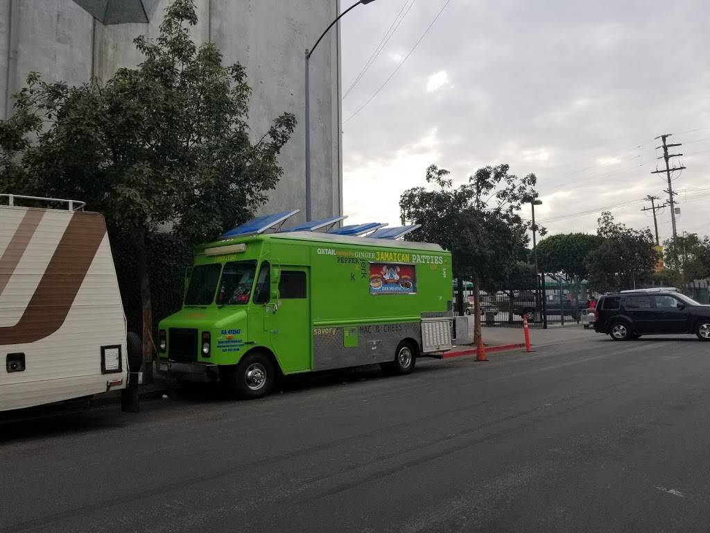 Quesadillas La Comadre Ade | restaurant | 750 S Alameda St, Los Angeles, CA 90021, USA | 3233628741 OR +1 323-362-8741