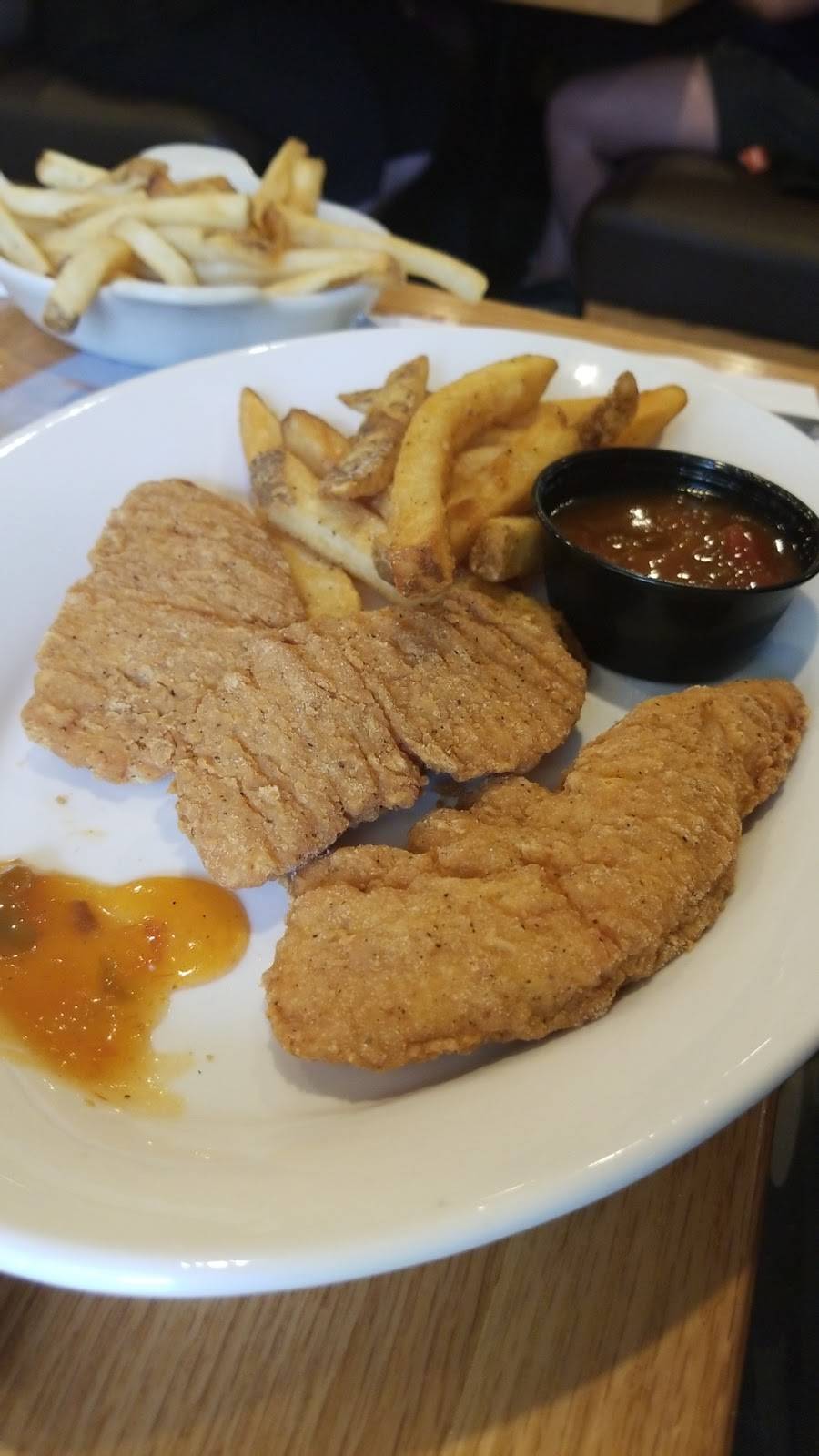 Greggs | restaurant | 4120 Quaker Ln Route 2, North Kingstown, RI 02852, USA | 4012945700 OR +1 401-294-5700