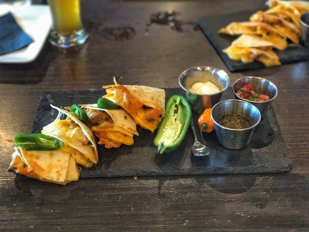 Tap & Tavern | restaurant | 150 Anza Blvd, Burlingame, CA 94010, USA | 6503424600 OR +1 650-342-4600