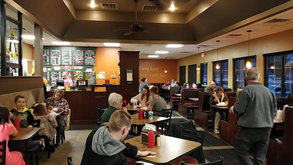 Dairy King | restaurant | 320 W Broadway, Trenton, IL 62293, USA | 6182242222 OR +1 618-224-2222