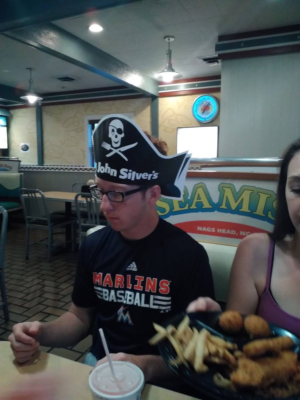 Long John Silvers | restaurant | 610 Lincoln Way E, Massillon, OH 44646, USA | 3308373300 OR +1 330-837-3300