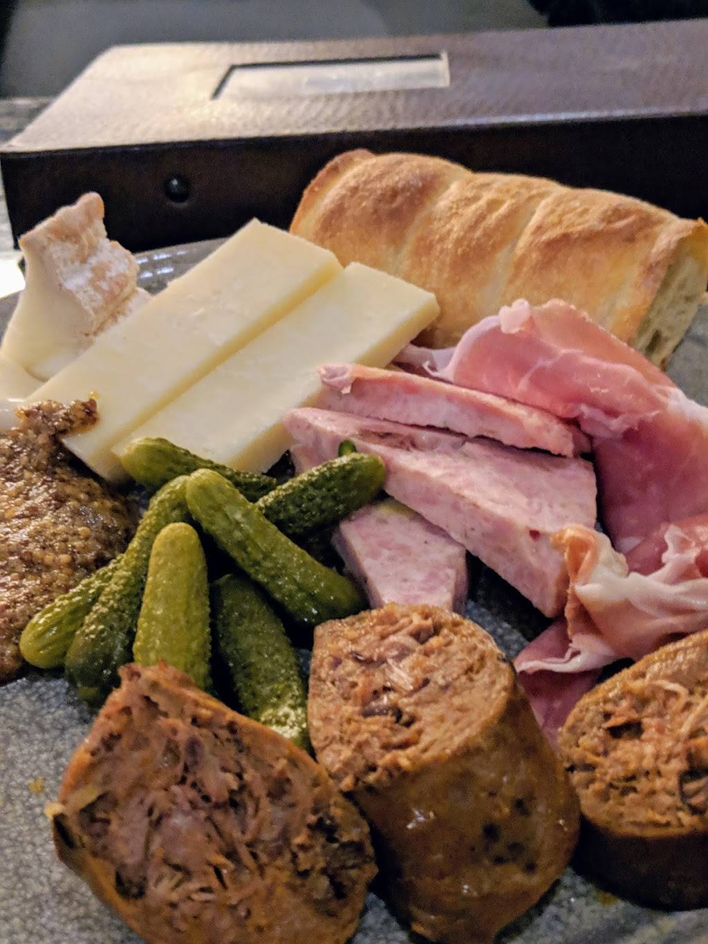 The Bar at Palm Court | restaurant | 35 W 5th St, Cincinnati, OH 45202, USA | 5134219100 OR +1 513-421-9100