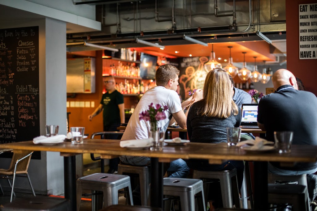 Carving Room Kitchen & Bar | restaurant | 300 Massachusetts Ave NW, Washington, DC 20001, USA | 2025252116 OR +1 202-525-2116