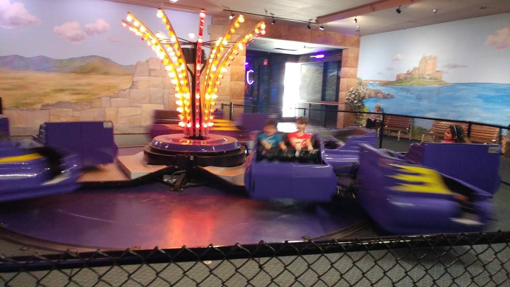 Enchanted Castle Restaurant & Entertainment Complex | restaurant | 1103 S Main St, Lombard, IL 60148, USA | 6309537860 OR +1 630-953-7860