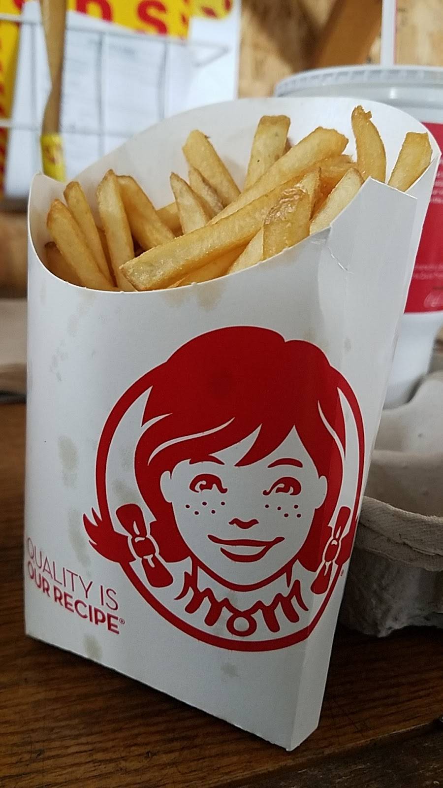 Wendys | restaurant | 105 N Ridge Rd, Minooka, IL 60447, USA | 8154676002 OR +1 815-467-6002