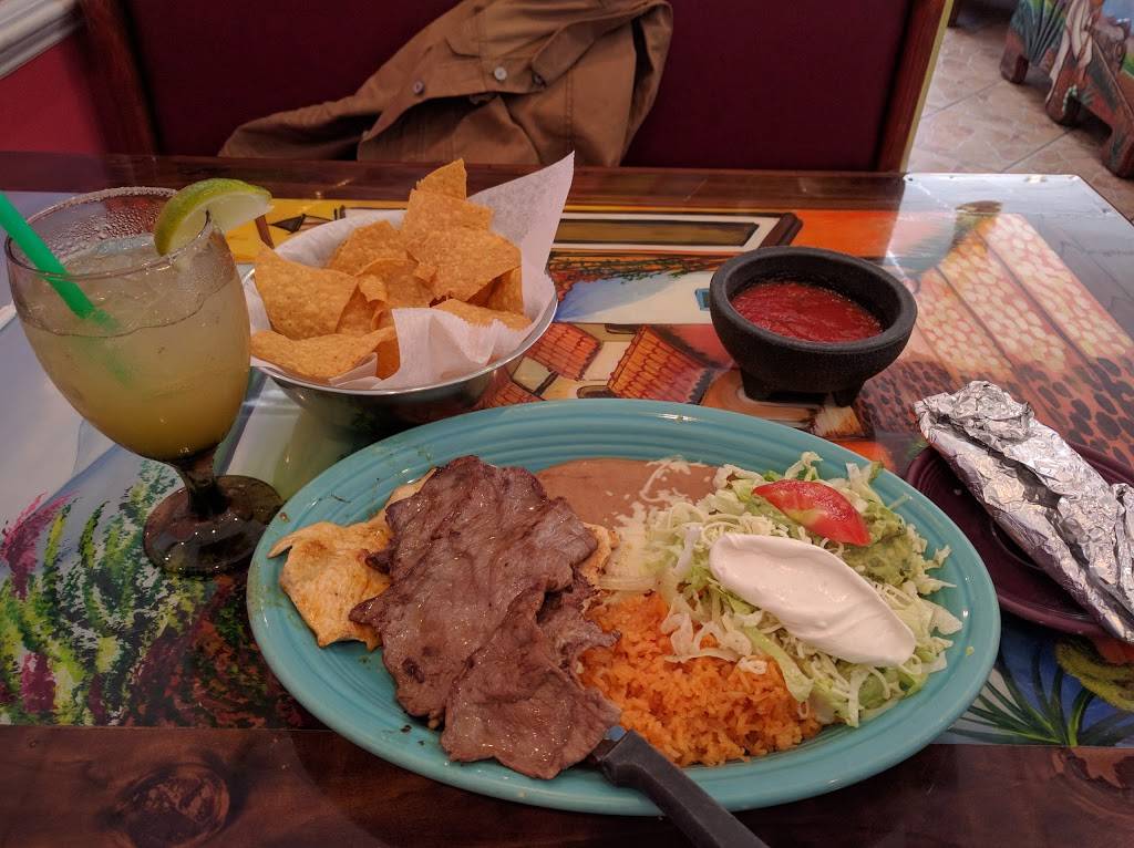 Los Tres Magueyes | restaurant | 10120 Green Level Church Road, Cary, NC 27519, USA | 9192675444 OR +1 919-267-5444