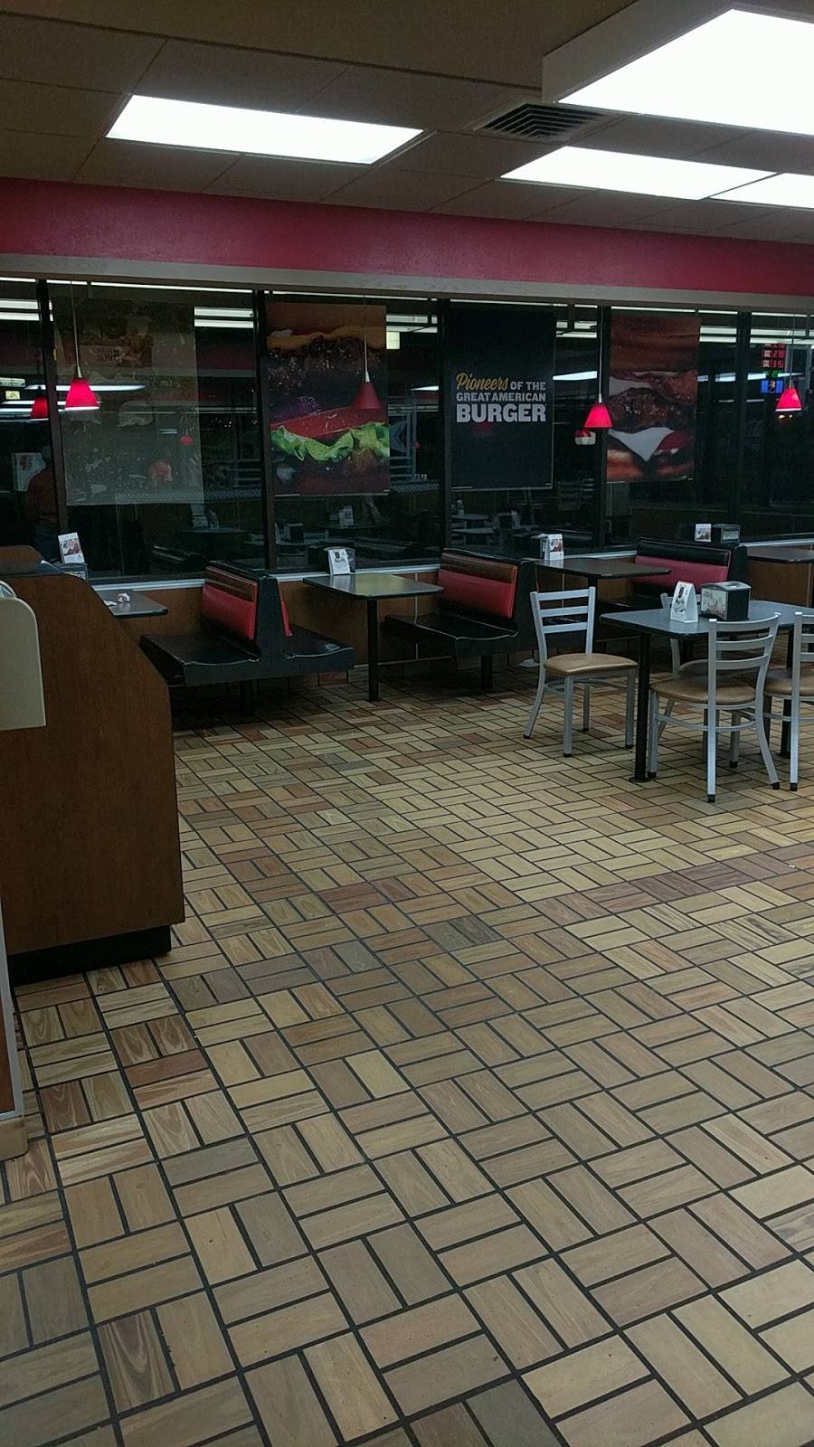 Hardees | restaurant | 104 E Leffler St, Dodgeville, WI 53533, USA | 6089355411 OR +1 608-935-5411