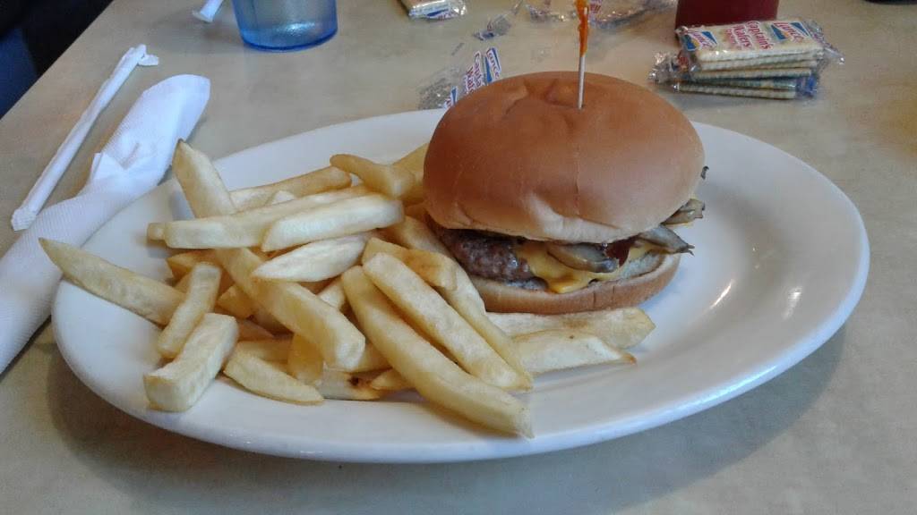 Country Diner | restaurant | 7906 Yochum Rd, Sardinia, OH 45171, USA | 9374463377 OR +1 937-446-3377