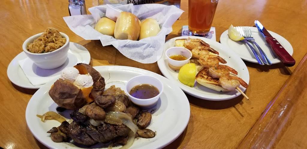 Texas Roadhouse | restaurant | 2323 South Rd, Poughkeepsie, NY 12601, USA | 8454330337 OR +1 845-433-0337