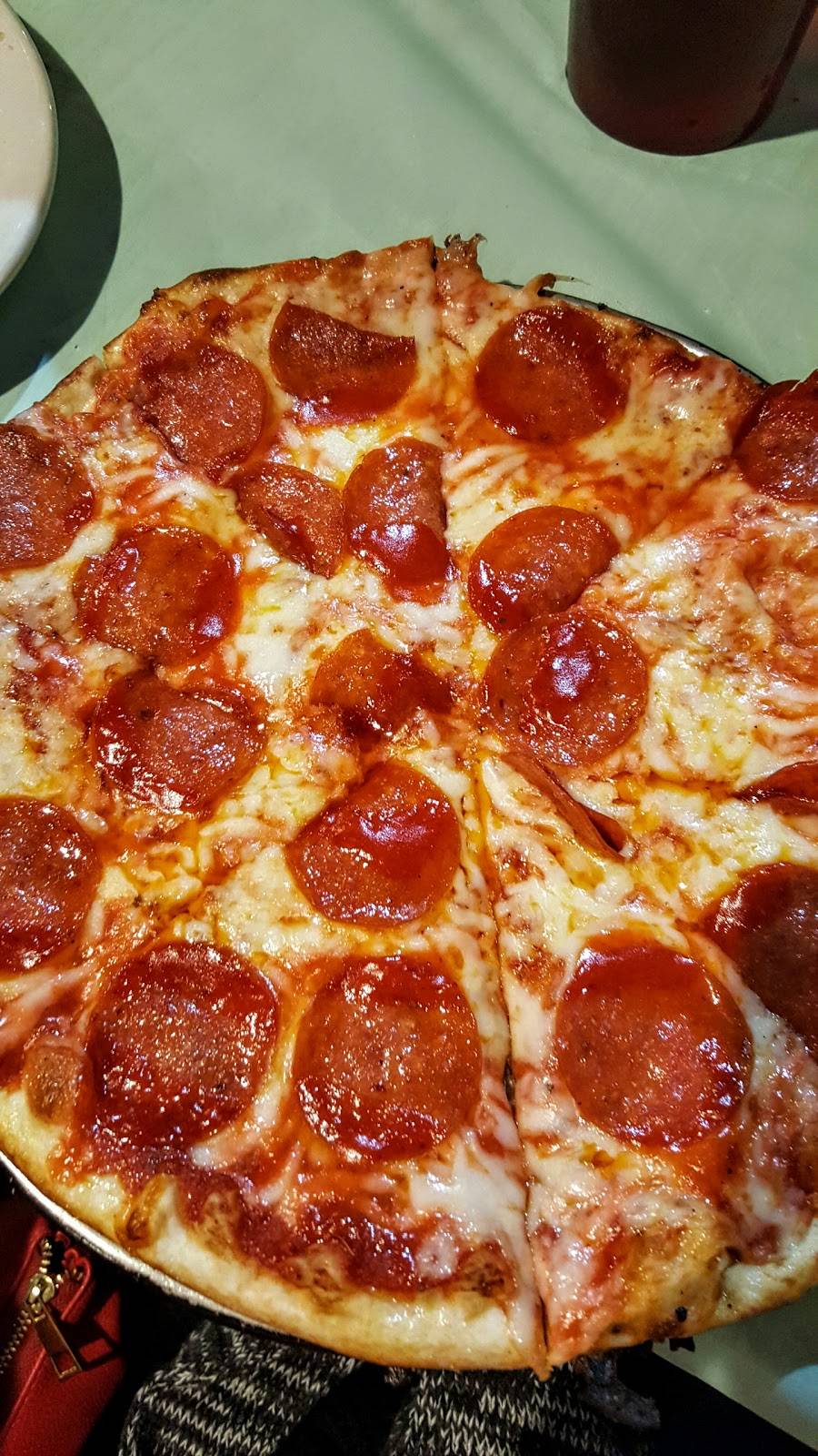 Toms Extreme Pizzeria | restaurant | 1006 Robinson St, Ocean Springs, MS 39564, USA | 2288724340 OR +1 228-872-4340