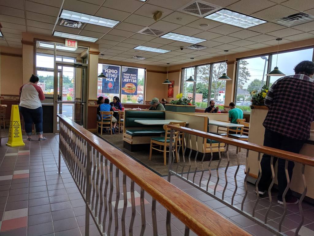 Wendys | restaurant | 1360 Silas Deane Hwy, Rocky Hill, CT 06067, USA | 8607340392 OR +1 860-734-0392