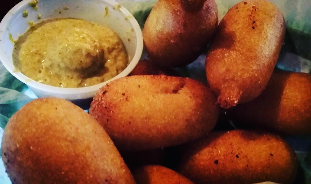 The Bad Apple Saloon | restaurant | 3436 Ryan St, Lake Charles, LA 70605, USA | 3374742294 OR +1 337-474-2294