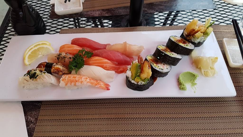 Daeco Sushi | restaurant | 40 St Clair Ave W, Toronto, ON M4V 3A2, Canada | 6473451212 OR +1 647-345-1212