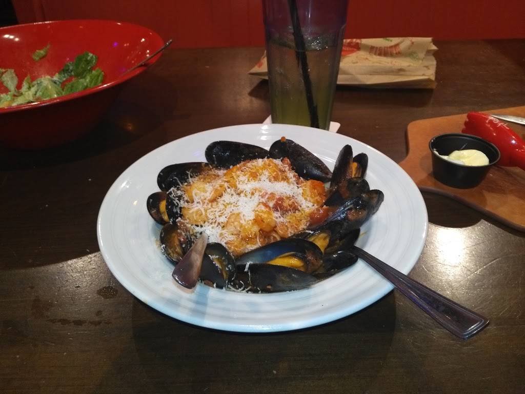 East Side Marios Aurora | restaurant | 15370 Bayview Ave, Aurora, ON L4G 7J1, Canada | 9058414065 OR +1 905-841-4065