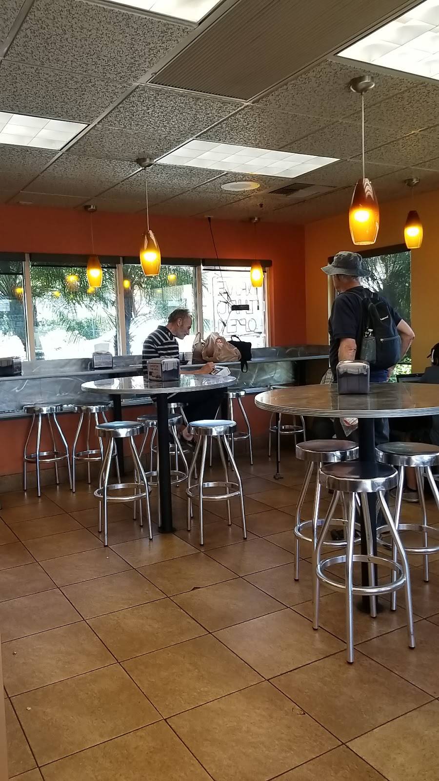 Jack in the Box | restaurant | 2305 Lake Ave, Altadena, CA 91001, USA | 6267915402 OR +1 626-791-5402