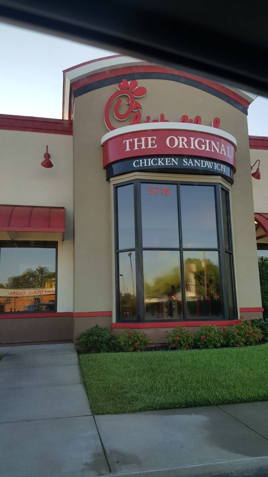 Chick-fil-A | restaurant | 5716 S Broadway Ave, Tyler, TX 75703, USA | 9035344692 OR +1 903-534-4692