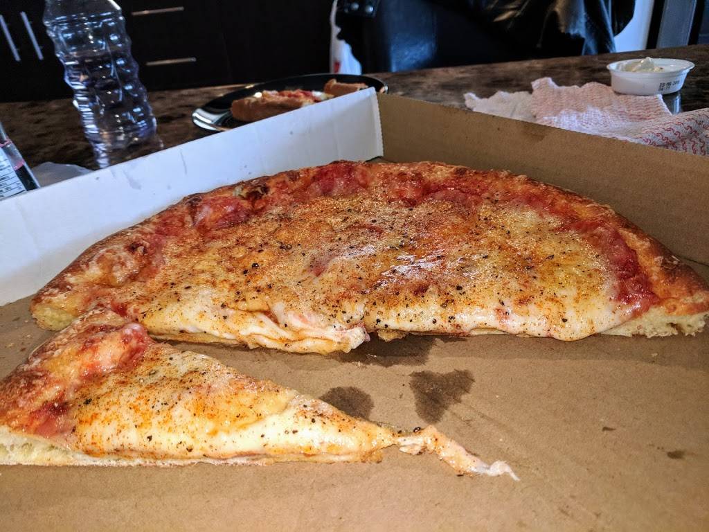 Pizza Marie | restaurant | 4 Rue dOrléans, Gatineau, QC J8T 5V1, Canada | 8195688333 OR +1 819-568-8333