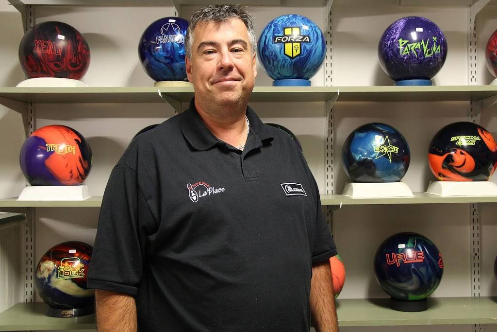 Salon de Quilles La Place | meal takeaway | 4565 Boulevard Saint-Joseph, Saint-Nicéphore, QC J2A 1B4, Canada | 8194721181 OR +1 819-472-1181