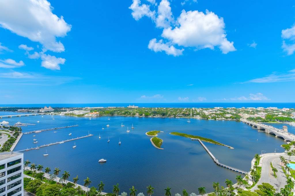 Trump Plaza | restaurant | 525 S Flagler Dr, West Palm Beach, FL 33401, USA | 5616552555 OR +1 561-655-2555