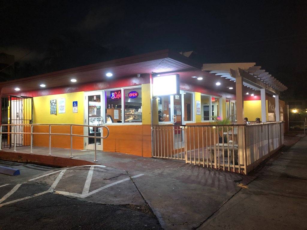 MONCHYS PATIO RESTAURANT | restaurant | 1971 NW 17th Ave, Miami, FL 33125, USA | 3054567980 OR +1 305-456-7980