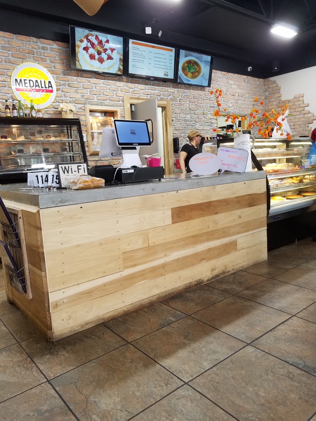 Café Madrid Deli & Bakery | cafe | 4502 Curry Ford Rd, Orlando, FL 32812, USA | 4077042698 OR +1 407-704-2698