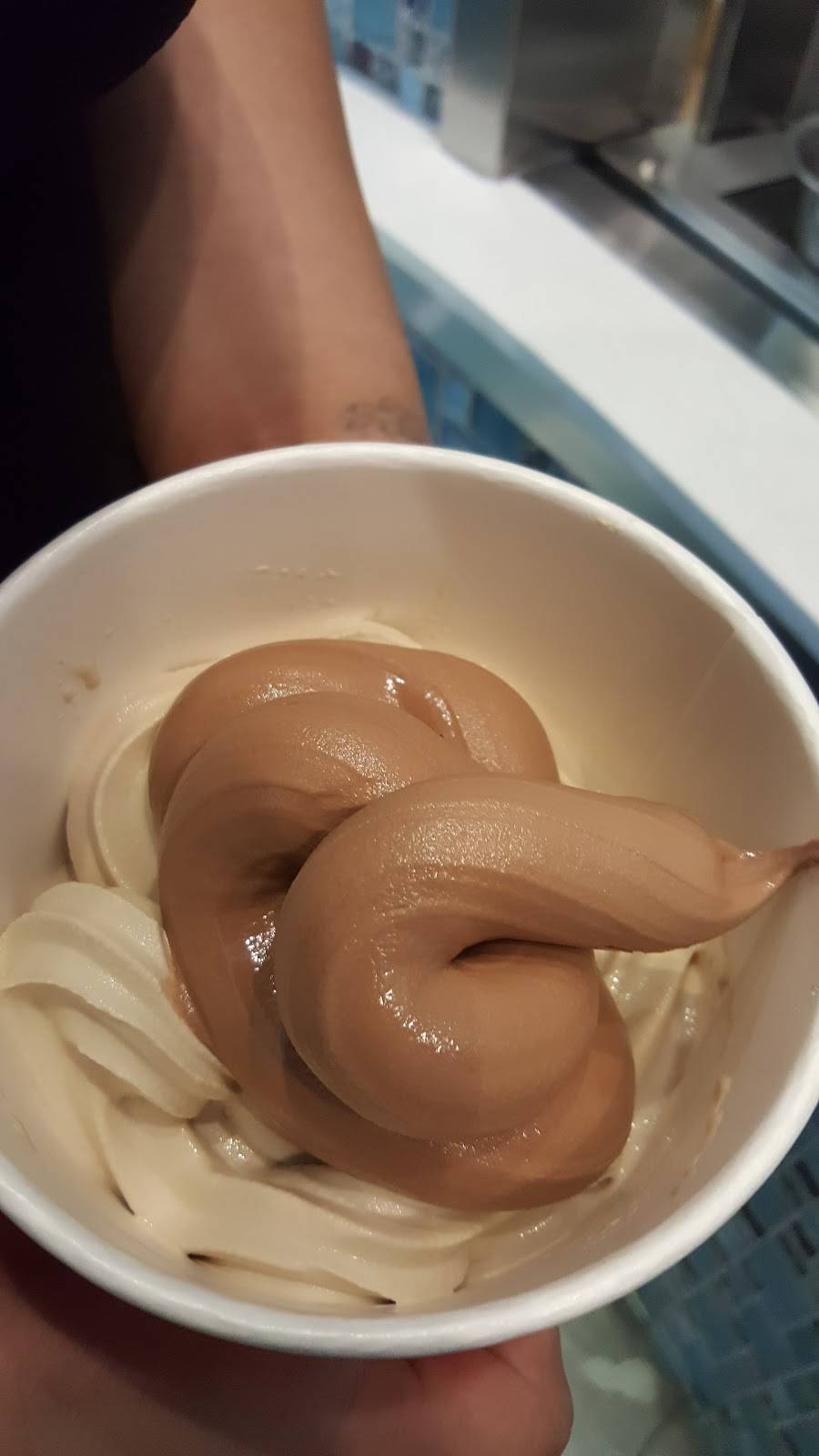 Pizza Hut | restaurant | 16923 Sierra Lakes Pkwy Suite 105, Fontana, CA 92336, USA | 9093572933 OR +1 909-357-2933