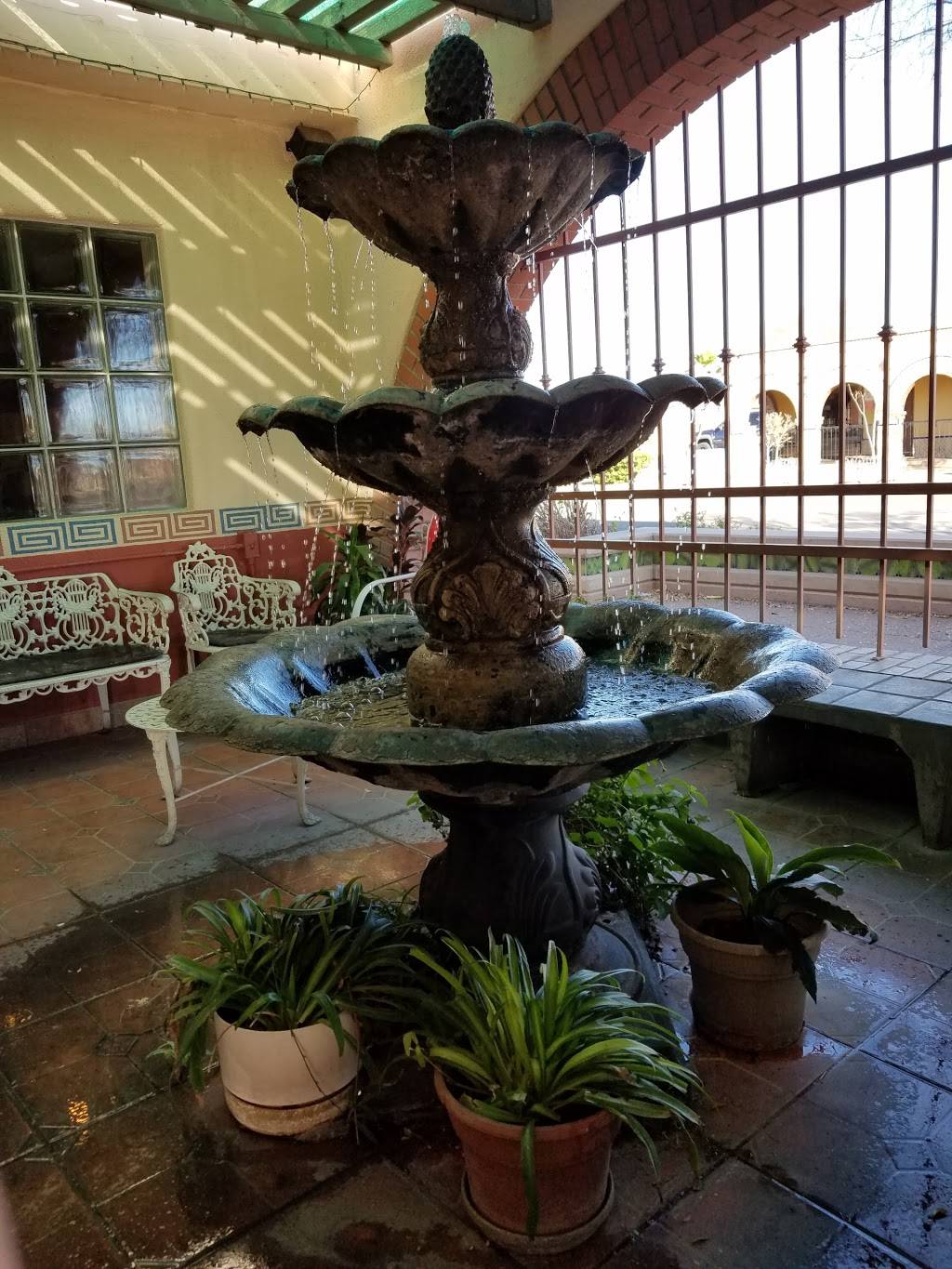 Guillermos Double L | restaurant | 1830 S 4th Ave, Tucson, AZ 85713, USA | 5207921585 OR +1 520-792-1585