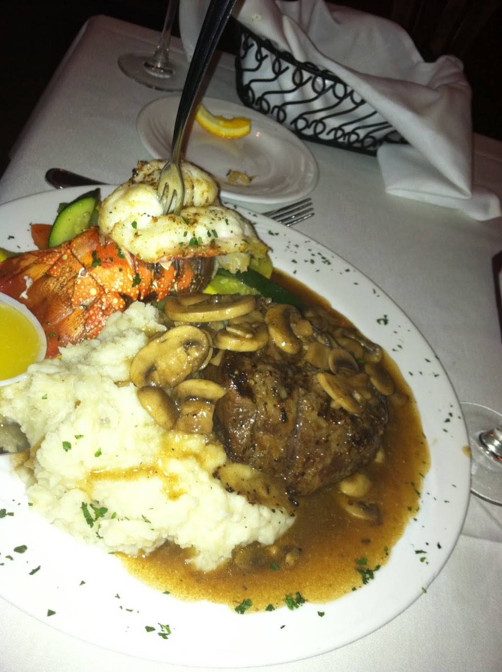 La Piazza Italian Restaurant & Grill | restaurant | 324 E Main St, Middletown, DE 19709, USA | 3024495380 OR +1 302-449-5380