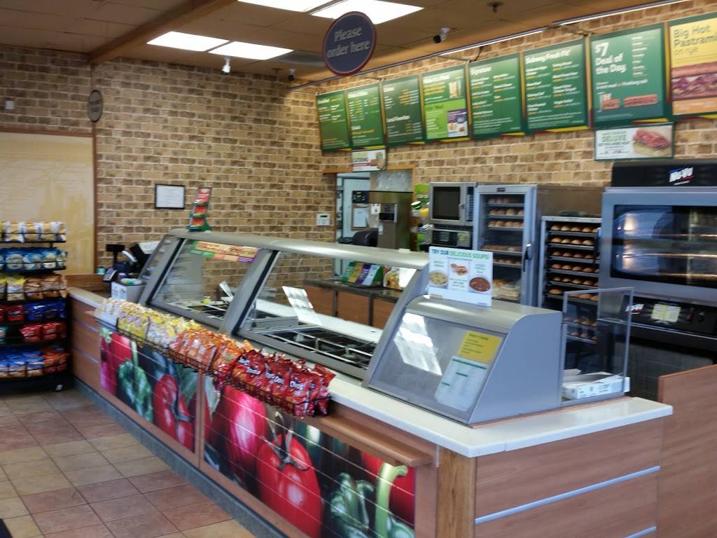Subway | meal takeaway | 801 Northway Dr, Anchorage, AK 99508, USA | 9072786013 OR +1 907-278-6013