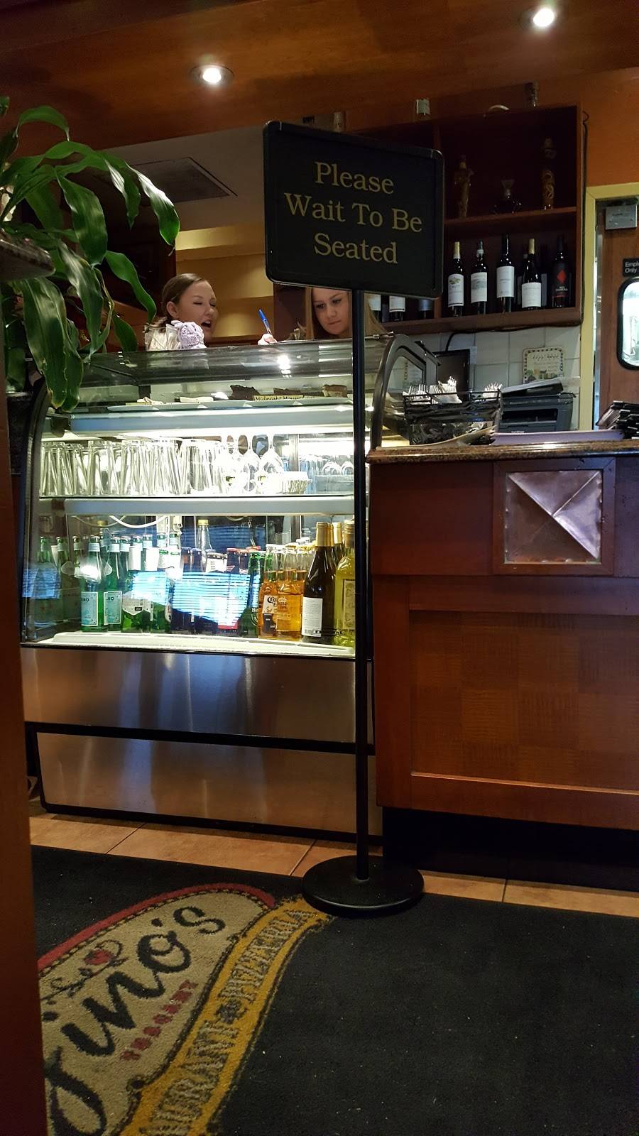 Ginos | restaurant | 3968 Hempstead Bethpage Turnpike, Bethpage, NY 11714, USA | 5165206460 OR +1 516-520-6460