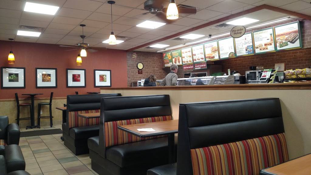 Subway | restaurant | 3945 Plainfield Ave NE, Grand Rapids, MI 49525, USA | 6163633644 OR +1 616-363-3644