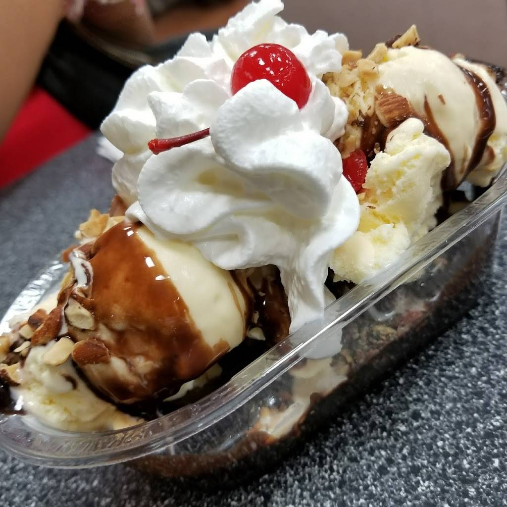 Braums Ice Cream & Burger Restaurant | restaurant | 2825 E 101st St, Tulsa, OK 74137, USA | 9182969120 OR +1 918-296-9120