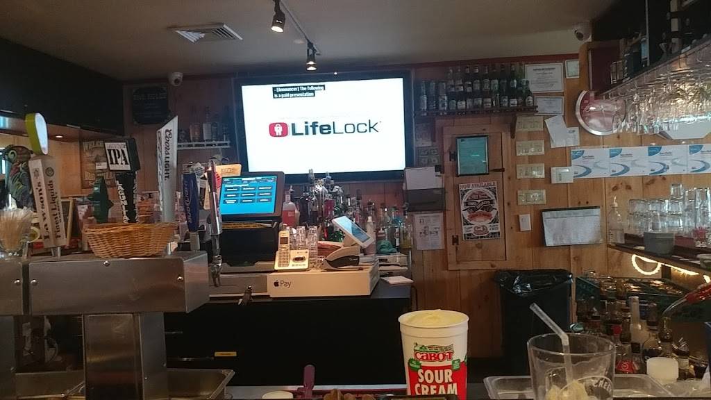 Hilltop BBQ | restaurant | 12 Rae Palmer Rd, Moodus, CT 06469, USA | 8608731234 OR +1 860-873-1234