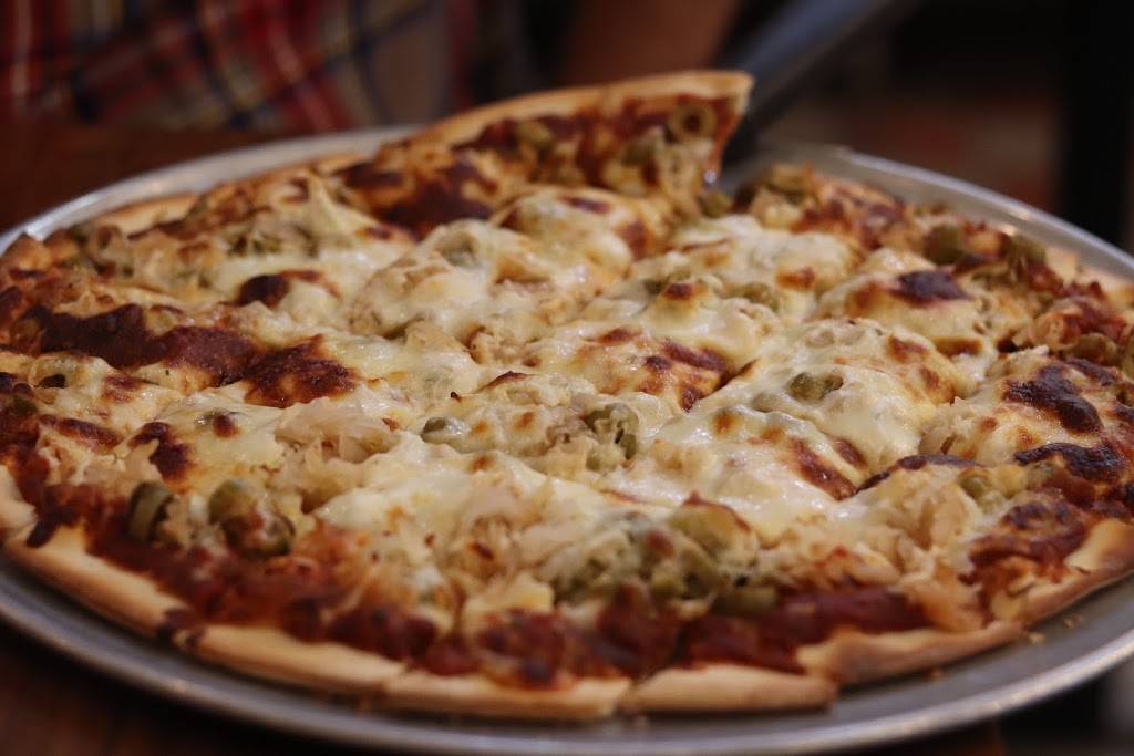 Reds Savoy Pizza | restaurant | 2329 Hennepin Ave S, Minneapolis, MN 55405, USA | 6123773110 OR +1 612-377-3110